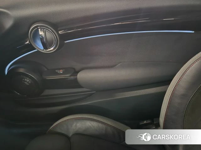 Mini Cooper S 2023 Красный из Кореи, фото 4