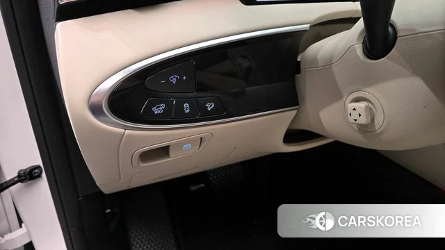 Genesis GV70 2025 Белый из Кореи, фото 4