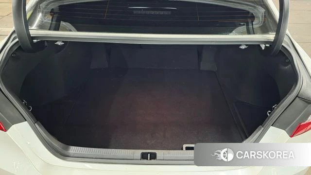 Toyota Camry (XV70) 2024 Белый из Кореи, фото 4