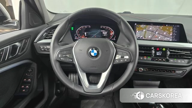 BMW 1 Series (F40) 2021 Белый из Кореи, фото 4