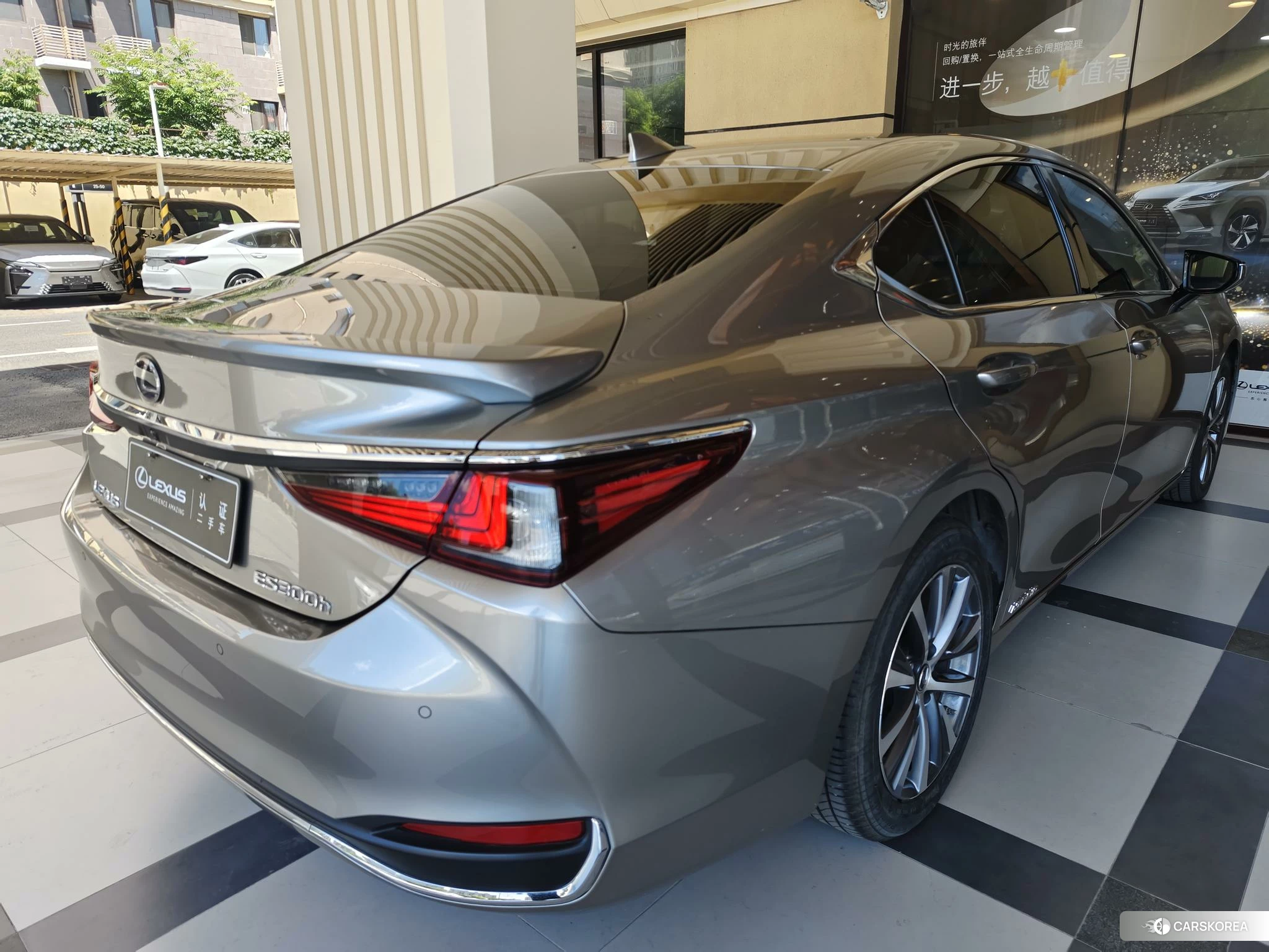 Lexus ES 2019 Серебристо-серый из Китая, фото 4