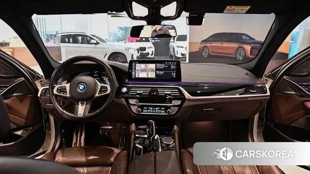 BMW 5 Series (G30) 2022 Белый из Кореи, фото 4