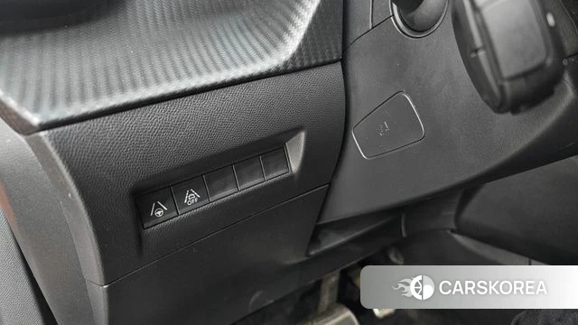Peugeot e-2008 second generation 2023 Оранжевый из Кореи, фото 4
