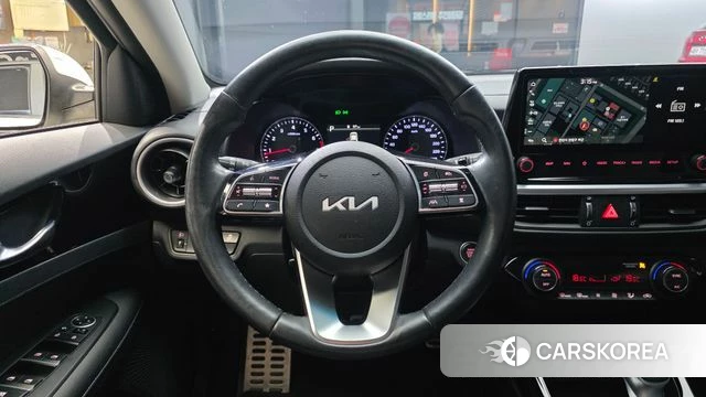 Kia The New K3 2nd generation 2023 Белый из Кореи, фото 4