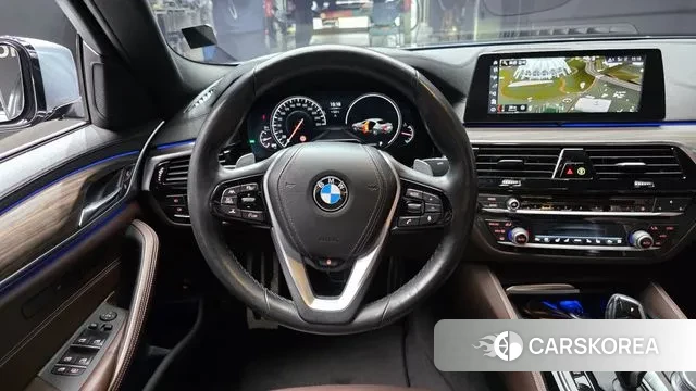 BMW 5 Series (G30) 2018 Серебристо-серый из Кореи, фото 4