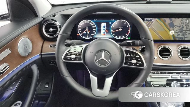 Mercedes-Benz E-Class W213 2018 Белый из Кореи, фото 4