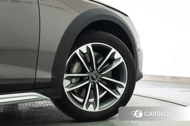 Audi A4 (import) 2021 Темно-серый из Китая, фото 4