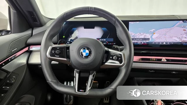 BMW 5 Series (G60) 2024 Белый из Кореи, фото 4