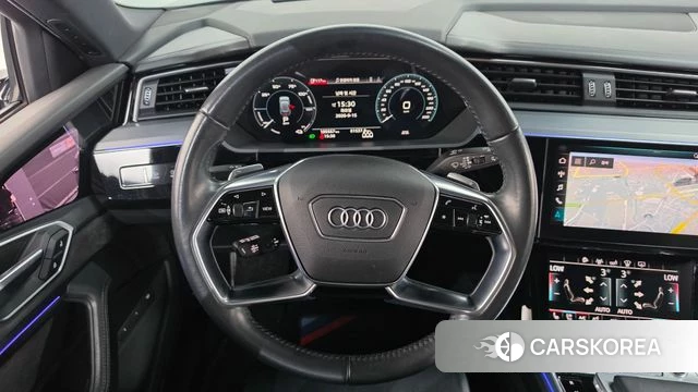 Audi e-Tron 2020 Серый из Кореи, фото 4