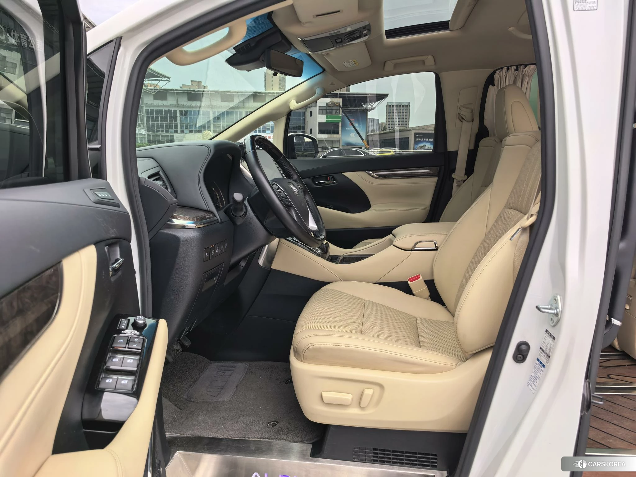 Toyota Elfa 2021 Белый из Китая, фото 4