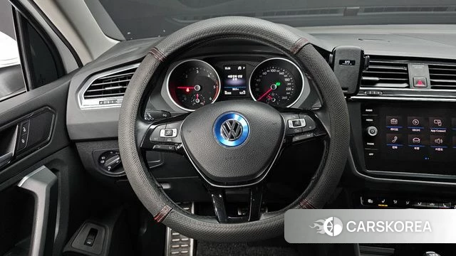 Volkswagen Tiguan second Generation 2018 Белый из Кореи, фото 4