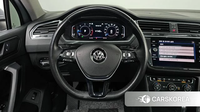 Volkswagen Tiguan second Generation 2020 Серебряный из Кореи, фото 4