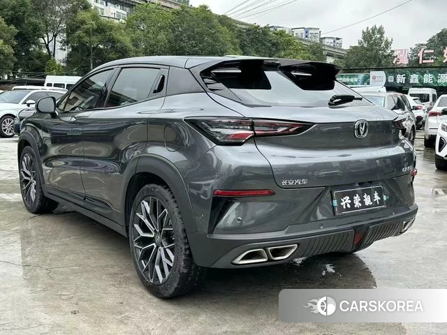Chang'an UNI-T 2022 Темно-серый из Китая, фото 4