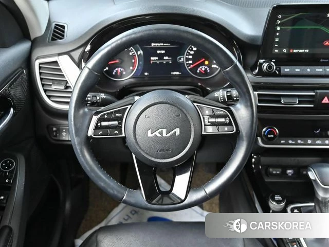 Kia Seltos 2022 Белый из Кореи, фото 4