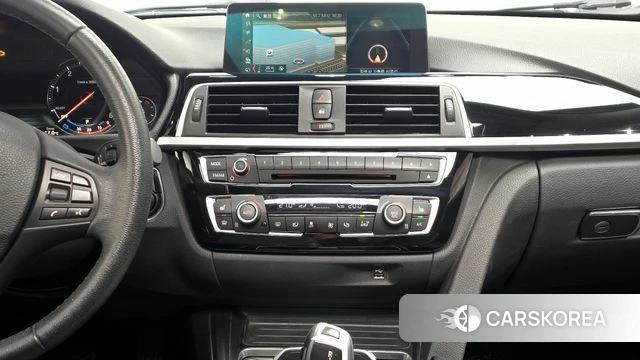 BMW 3 Series (F30) 2018 Белый из Кореи, фото 4