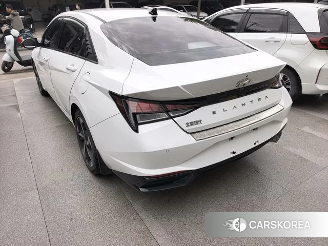 Hyundai Elantra 2022 Белый из Китая, фото 4