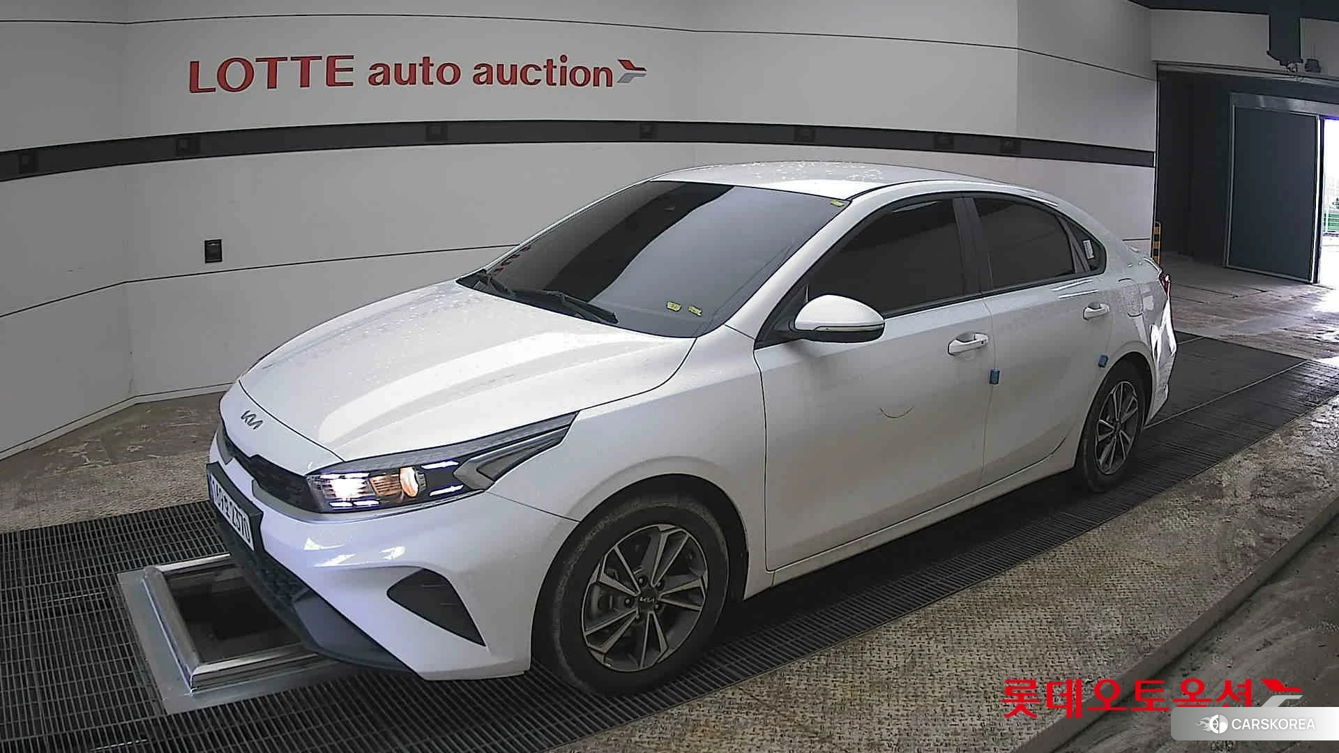 Kia K3 2022 Snow White Pearl из Кореи, фото 4