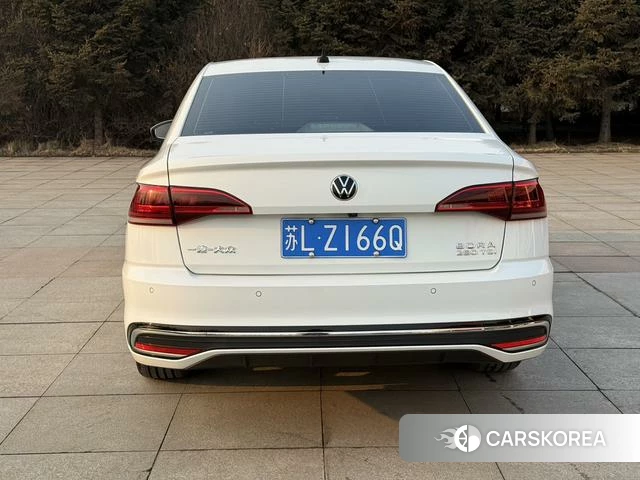 Volkswagen Bora 2022 Белый из Китая, фото 4