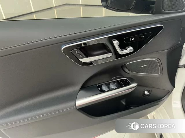 Mercedes-Benz Class C 2024 Белый из Китая, фото 4