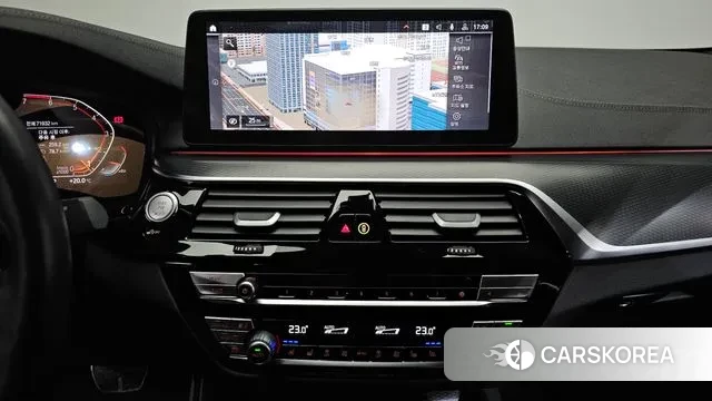 BMW 5 Series (G30) 2023 Белый из Кореи, фото 4