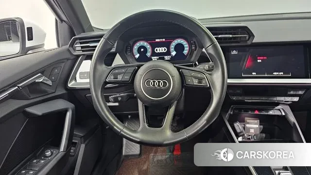 Audi A3 (8Y) 2023 Белый из Кореи, фото 4