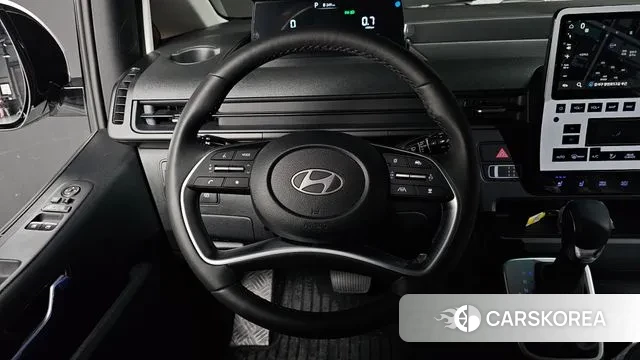 Hyundai Staria 2025 Белый из Кореи, фото 4