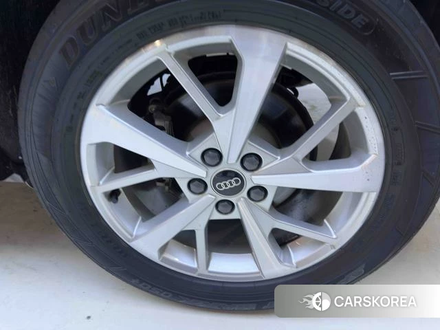Audi Q3 Sportback 2022 Темно-серый из Китая, фото 4