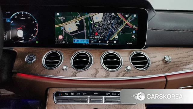 Mercedes-Benz E-Class W213 2022 Белый из Кореи, фото 4