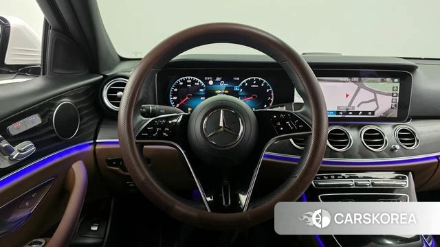Mercedes-Benz E-Class W213 2023 Белый из Кореи, фото 4