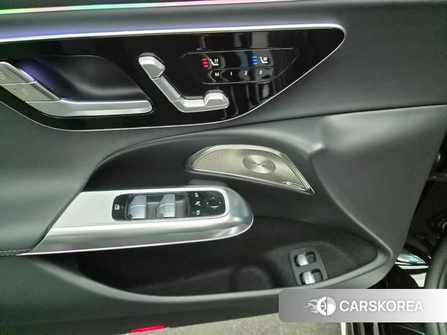 Mercedes-Benz E-Class W214 2025 Черный из Кореи, фото 4