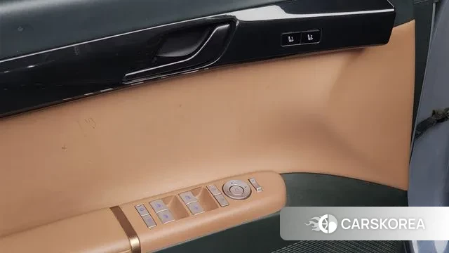 Hyundai Grandeur Hybrid (GN7) 2023 Серебристо-серый из Кореи, фото 4