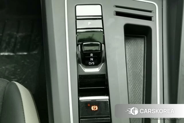 Volkswagen Golf 2023 Белый из Китая, фото 4