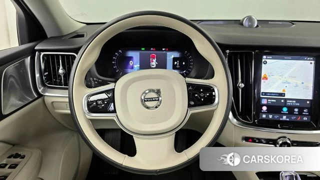 Volvo V60 Cross-Country 2nd Generation 2022 Белый из Кореи, фото 4