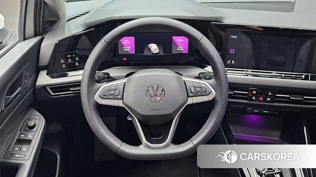 Volkswagen Golf 8th Generation 2024 Белый из Кореи, фото 4