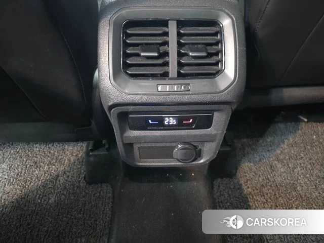 Volkswagen Tiguan second Generation 2022 Белый из Кореи, фото 4
