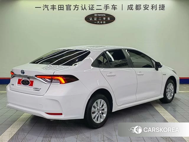 Toyota Corolla 2023 Белый из Китая, фото 4
