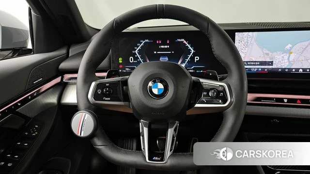 BMW 5 Series (G60) 2025 Серебристо-серый из Кореи, фото 4