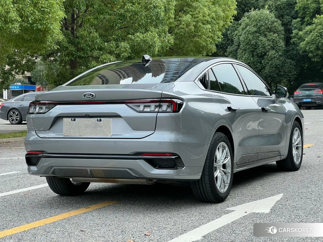 Ford Mondeo 2022 Серебристо-серый из Китая, фото 4
