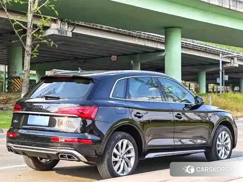 Audi Q5L 2022 Черный из Китая, фото 4