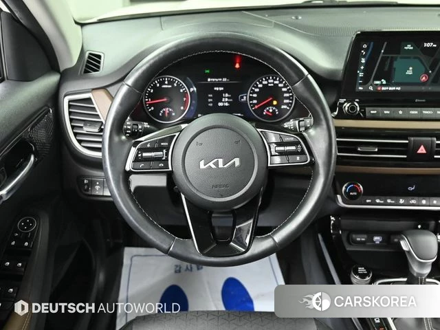 Kia Seltos 2022 Белый из Кореи, фото 4