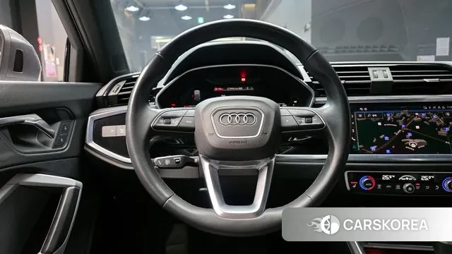 Audi Q3 (F3) 2023 Серый из Кореи, фото 4