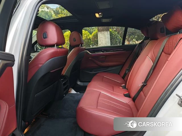 BMW 5 series 2022 Белый из Китая, фото 4
