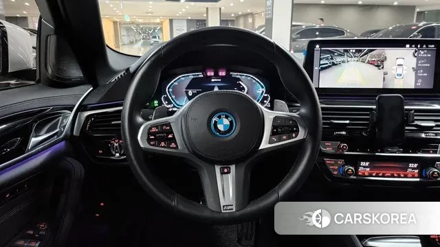 BMW 5 Series (G30) 2023 Белый из Кореи, фото 4