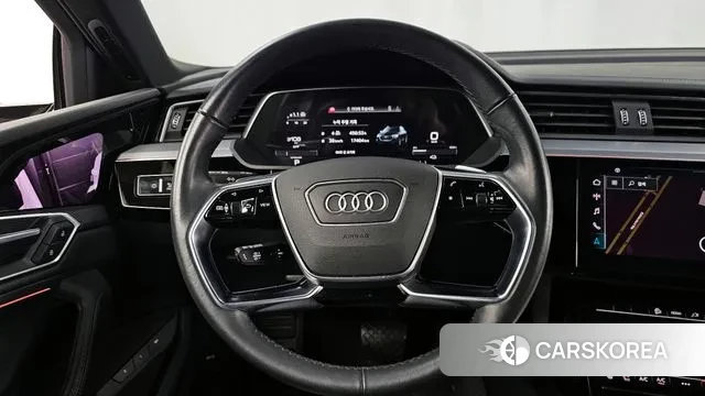 Audi e-Tron 2022 Песочный из Кореи, фото 4