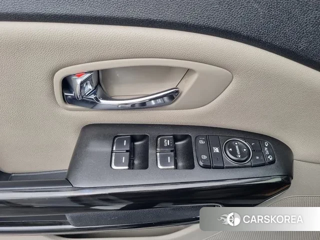 Kia The New Carnival 2019 Белый из Кореи, фото 4