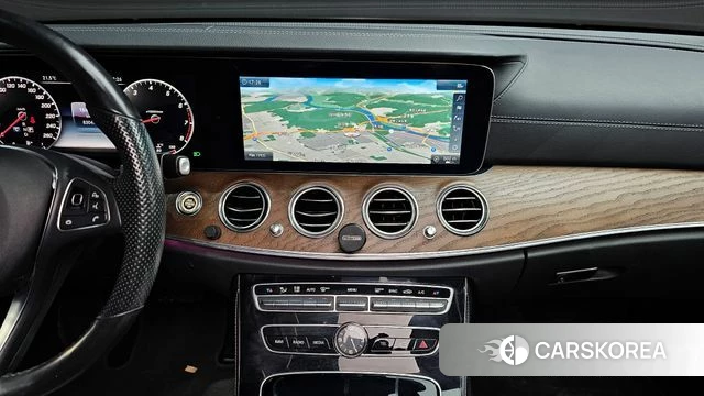 Mercedes-Benz E-Class W213 2018 Белый из Кореи, фото 4