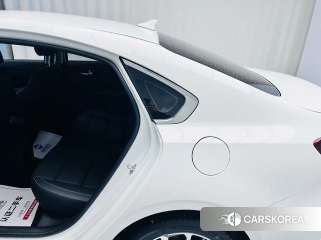 Kia K3 2022 Белый из Китая, фото 4