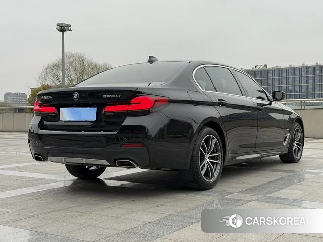 BMW 5 series 2021 Черный из Китая, фото 4