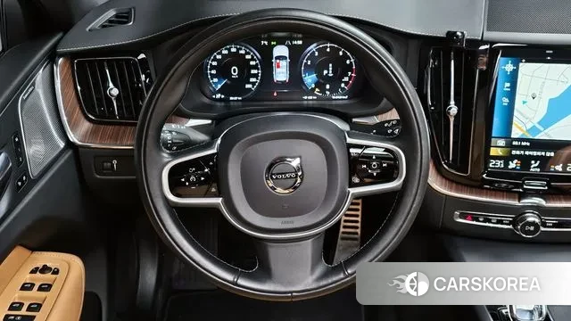 Volvo XC60 second Generation 2021 Белый из Кореи, фото 4