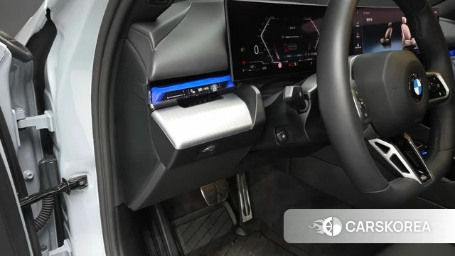 BMW 5 Series (G60) 2025 Серебристо-серый из Кореи, фото 4